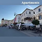 Alure Residences 11 - 24h Self Check-in & Private Parking Next To The Building Included, Center Right On Snp Square In A Quiet Passage, New Building, In Town Apartment