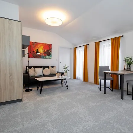 Apartment Alure Residences 11 - 24h Self Check-in & Private Parking Next To The Building Included, Center Right On Snp Square In A Quiet Passage, New Building, In Town