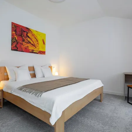 Alure Residences 11 - 24h Self Check-in & Private Parking Next To The Building Included, Center Right On Snp Square In A Quiet Passage, New Building, In Town Apartment Banska Bystrica