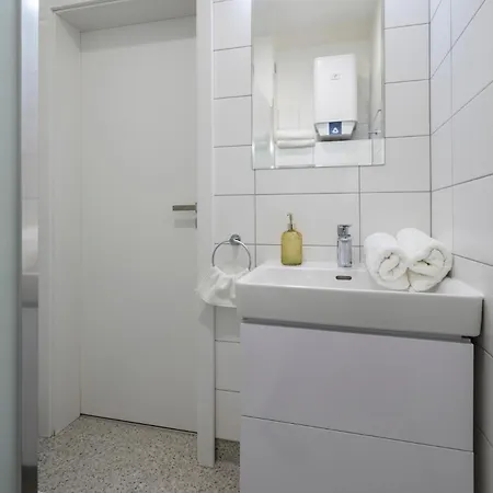 Alure Residences 11 - 24h Self Check-in & Private Parking Next To The Building Included, Center Right On Snp Square In A Quiet Passage, New Building, In Town Lägenhet