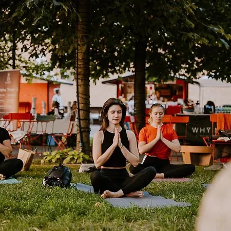 Alure Residences 11 - 24h Self Check-in & Private Parking Next To The Building Included, Center Right On Snp Square In A Quiet Passage, New Building, In Town