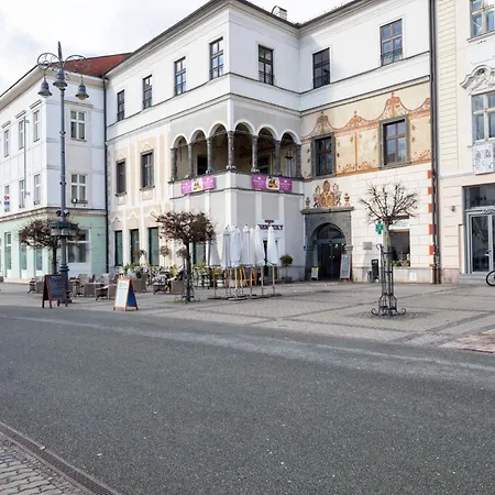 Alure Residences 11 - 24h Self Check-in & Private Parking Next To The Building Included, Center Right On Snp Square In A Quiet Passage, New Building, In Town Appartamento Banská Bystrica
