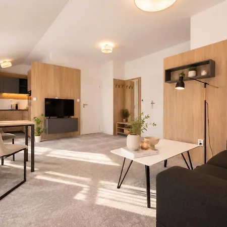 Alure Residences 11 - 24h Self Check-in & Private Parking Next To The Building Included, Center Right On Snp Square In A Quiet Passage, New Building, In Town Bańska Bystrzyca