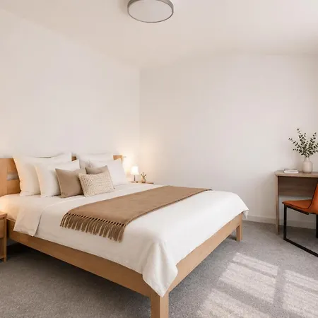 Alure Residences 11 - 24h Self Check-in & Private Parking Next To The Building Included, Center Right On Snp Square In A Quiet Passage, New Building, In Town Apartament Bańska Bystrzyca